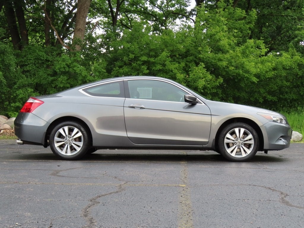 Used 2009 Honda Accord EX-L with VIN 1HGCS12889A002751 for sale in Oconomowoc, WI