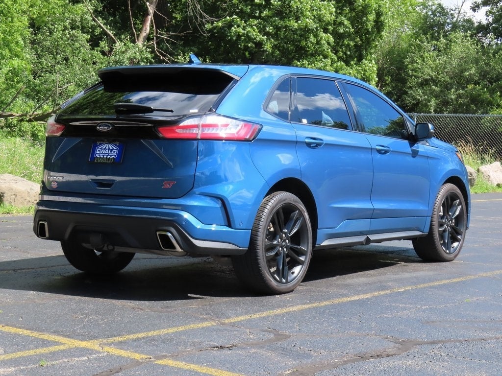 Used 2019 Ford Edge ST with VIN 2FMPK4AP2KBC39672 for sale in Oconomowoc, WI